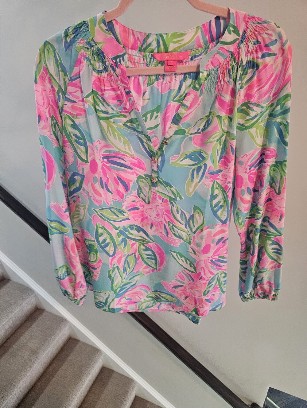 Lilly Pulitzer " Elsa"  " Totally Nlossom Silk Blouse Size Small Retails $ 188